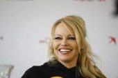 Pamela Anderson “gerçekleri” Netflix’te anlatacak