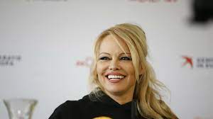 Pamela Anderson “gerçekleri” Netflix’te anlatacak