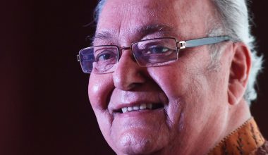 Hint oyuncu Soumitra Chatterjee hayatını kaybetti Hint oyuncu Soumitra Chatterjee hayatını kaybetti