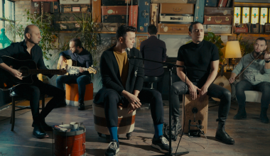 Zakkum ‘Akustik’ seriye başladı