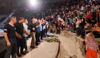 Aspendos’ta ‘Bizim Yunus’ oyunu açık havada seyircili gösterime perdelerini açtı.