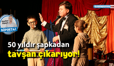 50 yıldır şapkadan tavşan çıkarıyor!