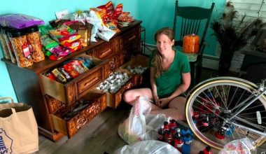 Erin ve Dave Sheffield tam zamanlı işleriyle meşgul olmadıklarında çöp karıştırıyorlar.