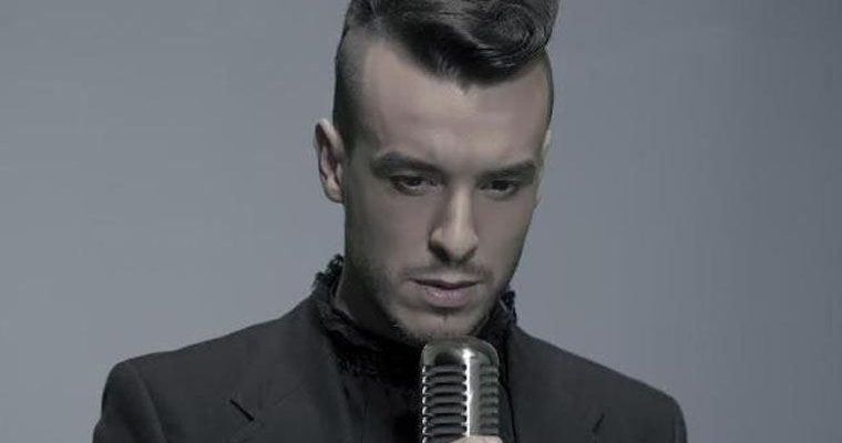 ‘Yıldızların altında’ Cem Adrian konseri