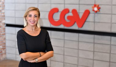 Kısıtlamaların kalkmasıyla sinema salonları bugün açılıyor