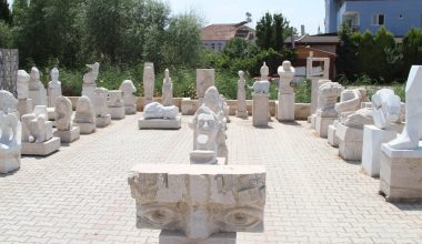 Taş Heykel Kolonisi