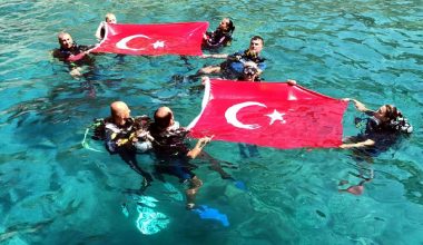 Zafer coşkusu denizin derinliklerinde yaşandı