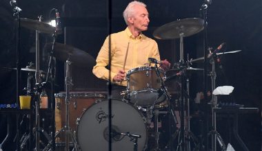 Rolling Stones’un davulcusu Charlie Watts, 80 yaşında hayatını kaybetti.