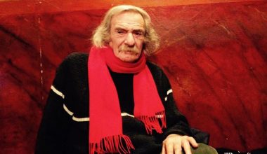 Dünya şiiri büyük bir ustayı kaybetti