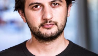 Erdi Işık: “Özgürce Oyun Yazan Yazarların En Büyük Sığınağı Alternatif Tiyatrolar” Erdi Işık: “Özgürce Oyun Yazan Yazarların En Büyük Sığınağı Alternatif Tiyatrolar”