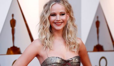 Ünlü oyuncu Jennifer Lawrence hamile olduğunu açıkladı