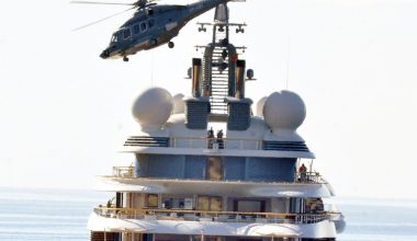 Bill Gates, ultra lüks yatlarıyla Türkiye kıyılarını geziyor