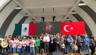 Meksikalı müzikseverler Türkçe konserde bir araya geldi