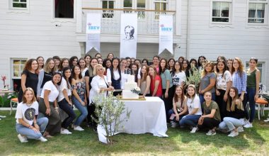 Doğduğu toprakları unutmadı