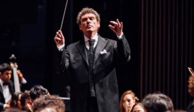 Orkestra şefi Cem Mansur görevden alındı