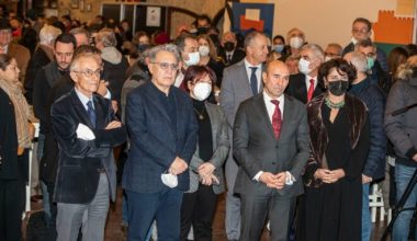 İzmir.Art hayata geçti