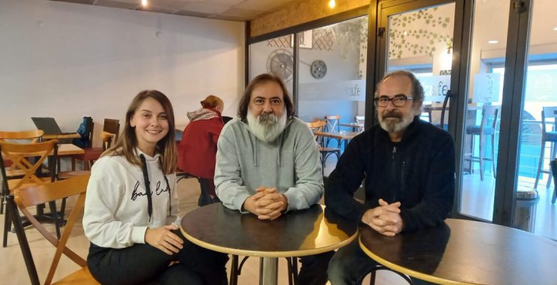 “Sokrates’in Savunması“, Zamanın Ruhunu Yansıtarak