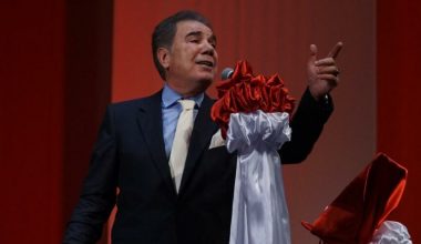 Usta sanatçı Faruk Tınaz hayatını kaybetti Usta sanatçı Faruk Tınaz hayatını kaybetti