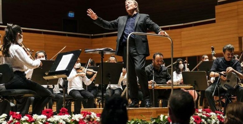 Yorglass Barış Çocuk Orkestrası çocuklar için çaldı