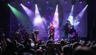 ‘Cuma İş Çıkışı’ konserlerinde Mirkelam sahne aldı ‘Cuma İş Çıkışı’ konserlerinde Mirkelam sahne aldı