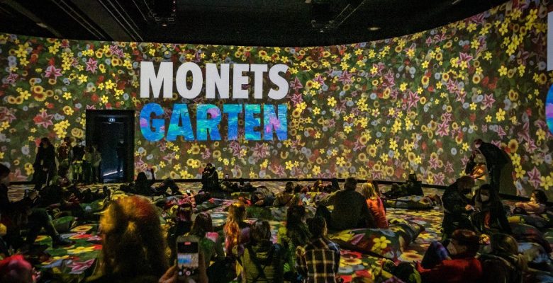 Monet’nin “en büyük şaheseri”nin içine girdiler