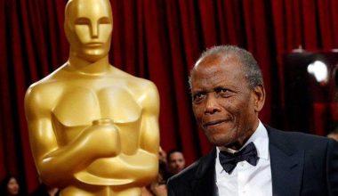 Oscar kazanan ilk siyahi aktör Sidney Poitier hayatını kaybetti