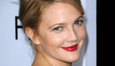 Drew Barrymore’dan 47. yaşına özel makyajsız selfie