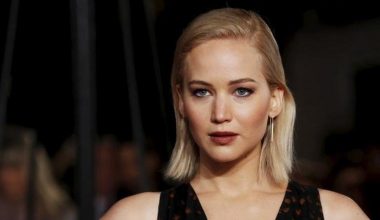 Jennifer Lawrence anne oldu