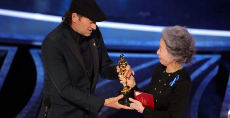 Oscar Ödülleri: En İyi Yardımcı Erkek Oyuncu Ödülü Troy Kotsur’un