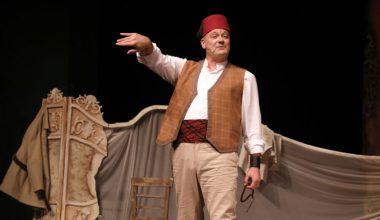 “Rüstemoğlu Cemal’in Tuhaf Hikâyesi” Küçükçekmece’de Seyircisiyle Buluşuyor