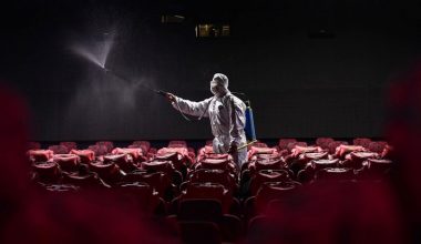 Tiyatrolarda Maske Takma Zorunluluğu Kaldırıldı