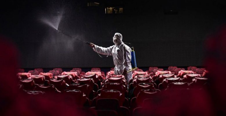 Tiyatrolarda Maske Takma Zorunluluğu Kaldırıldı