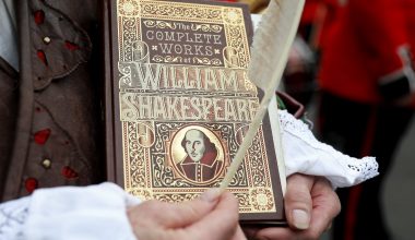 Shakespeare’in 458. doğum günü