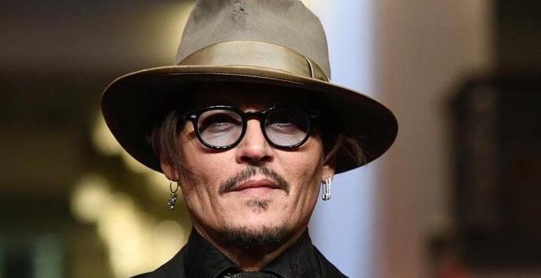 Johnny Depp Karayip Korsanları filmini hiç izlemediğini söyledi