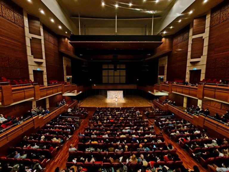 Hülya-Özdemir Nutku Uluslararası İzmir Tiyatro Festivali Başladı