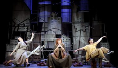 İBB Şehir Tiyatroları “Sen İstanbul’dan Daha Güzelsin” Oyunuyla İzmir’de