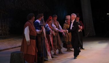 Kiev’deki Opera Tiyatrosu Savaşın Gölgesinde