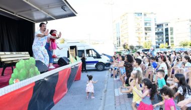 Çiğli Belediyesi Tiyatro Tırı Mahalle Turuna Çıktı!