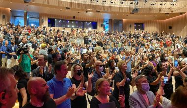 İlhan İrem’e alkışlarla veda