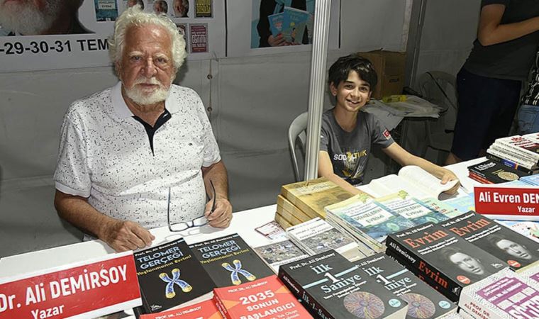 Burhaniye’de yazarlar geçidi