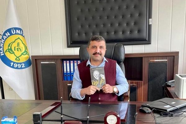 Şöhretin zirvesinde olan bir yazar