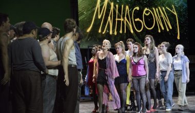 Ivo van Hove’den Film Stüdyosunda Geçen Zamansız Bir “Mahagonny”