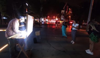 Karagöz perdesinde Pavarotti