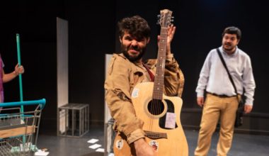 Tiyatro.da’nın “Neredeyse Eşittir” Oyunu Seyirciyle Buluşuyor