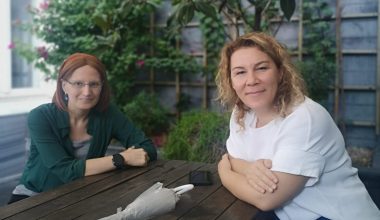 Elif Ongan ve Güray Dinçol ile “Nasıl Bilirdiniz?” Oyunu Üzerine Söyleşi