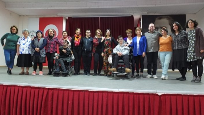 Burhaniye Sakatlar Derneği Tiyatro Topluluğu Sahneye Çıkmaya Hazırlanıyor