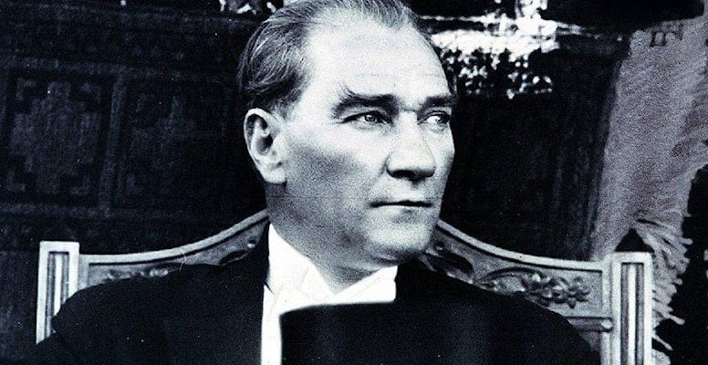 Atatürk rolünü canlandıran oyuncular