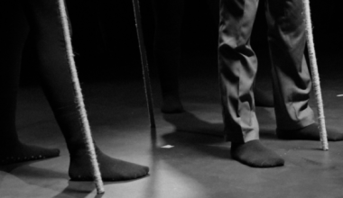 Şfk Sanat’ın İlk Oyunu “3 ya da Çık’’, Seyirciyle Buluşmaya Devam Ediyor