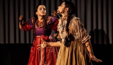 Nushu Tiyatro’nun İlk Oyunu “Bir Tatlı Kaşığı Çamur”, Ocak Ayında da Seyirciyle Buluşmaya Devam Ediyor Nushu Tiyatro’nun İlk Oyunu “Bir Tatlı Kaşığı Çamur”, Ocak Ayında da Seyirciyle Buluşmaya Devam Ediyor