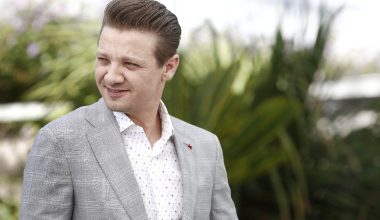 Ünlü aktör Jeremy Renner kaza geçirdi: Durumu ağır Ünlü aktör Jeremy Renner kaza geçirdi: Durumu ağır